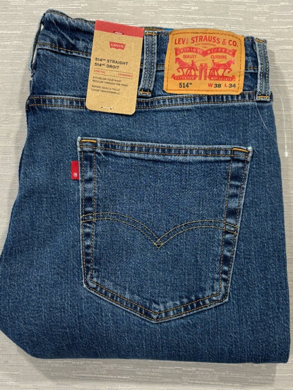 Levi's 514 Jeans Mens 38 x 34 Straight Leg Regular Fit Medium Wash Denim